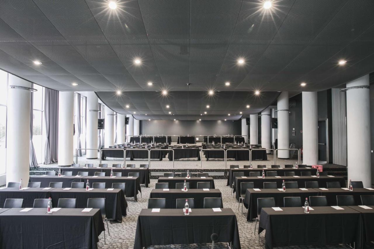 Radisson Blu Es. Hotel, Roma Exterior foto The 2012 World Conference Center