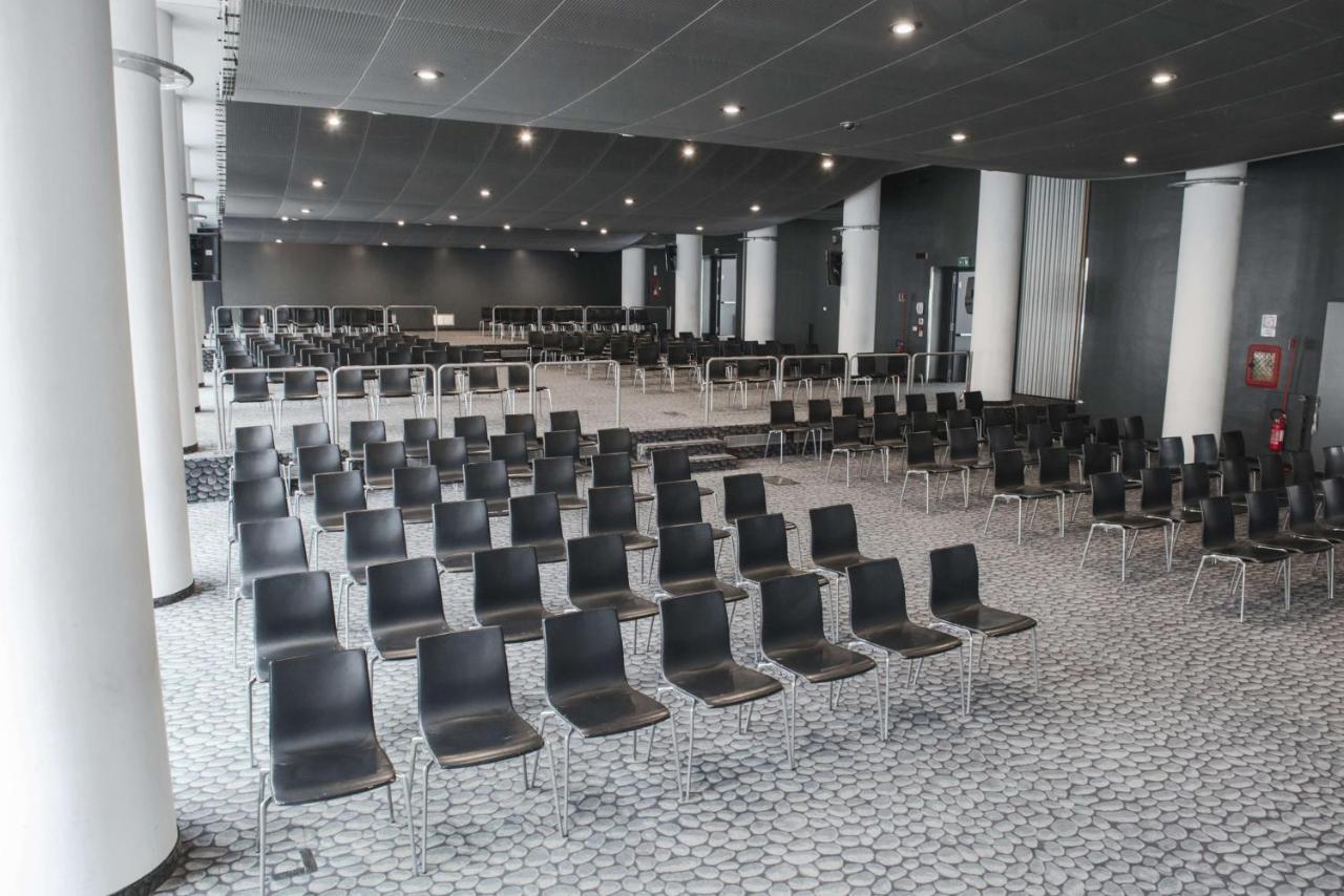 Radisson Blu Es. Hotel, Roma Exterior foto The main lecture theatre